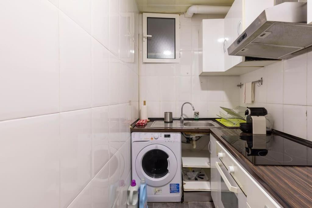 Subway Station Apartment Near Camp Nou L’Hospitalet de Llobregat Exterior foto